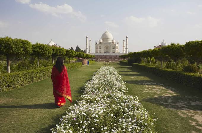 Agra Beyond the Taj Mahal: Travel Like a Local with 10 Hidden Places, Real Food and a 2-Day Plan